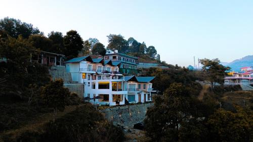 The Barns Resort Bhimtal Lake