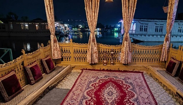 THE Bombay Group of House Boat