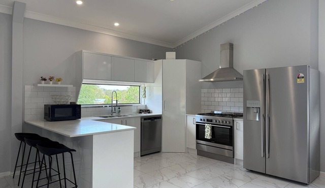 The Green Shouse. 2 Bedroom house, cosy wood fire
