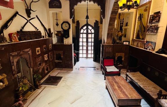 The Juna Mahal