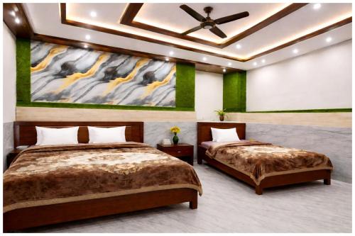 The Lord Krishna Kripa Inn Vrindavan Dham Near Pream Mandir - Best Budget Hotel