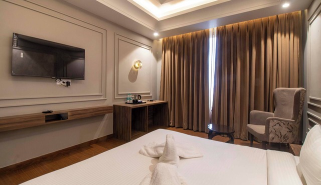 THE MADELINNE HOTEL