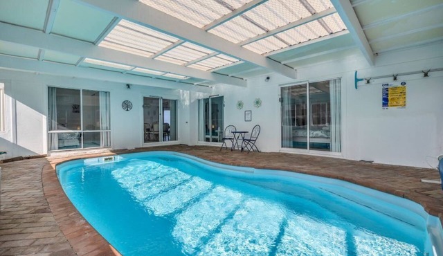 The Pool House in Tura