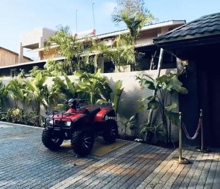 The S - Luxurious Stays