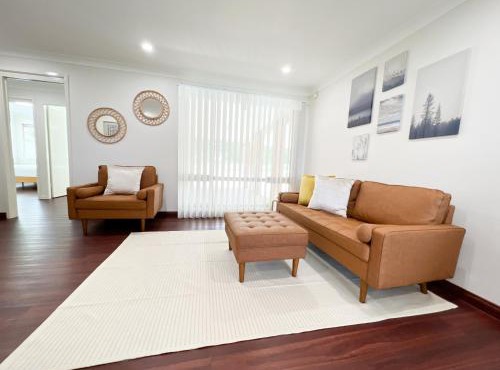 The Swan Lakehouse - Buff Point