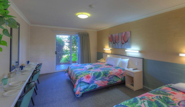 The Vines Motel and Cottages