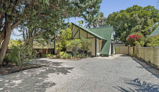 To Marlin & Will ~ Port Willunga - Unsophisticated & Kitsch Simplicity in Port Willunga