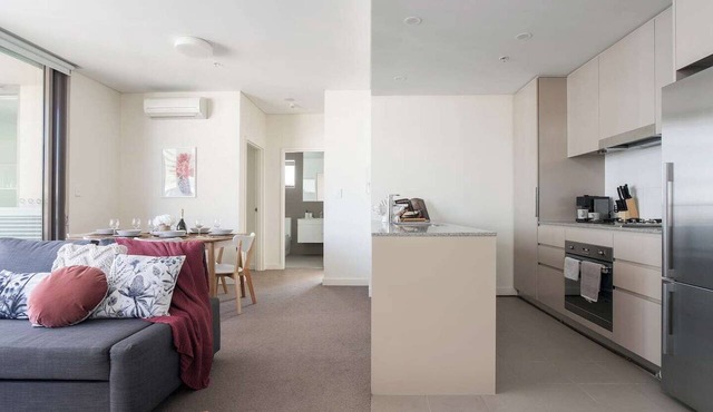 Top Floor 2BR Pool, Gym, Parking | Airport, City
