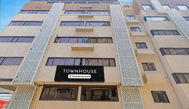 Townhouse Vadodara Railway Station Road Formerly Hotel Raajpath