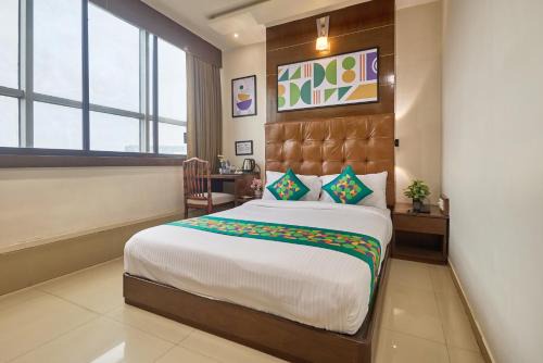 Treebo Empire Suite