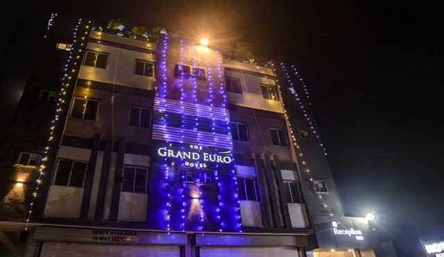 Treebo Grand Euro Pipliyahana Square