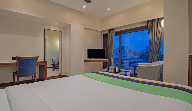 Treebo Regency - Bund Garden, Dhole Patil Road