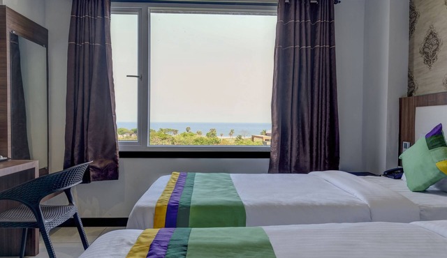 Treebo Rushi Grand, 1 km to Rushikonda Beach