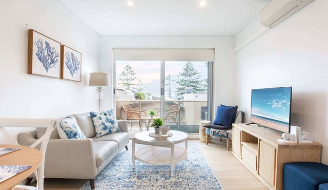 Trendy Apartment on Dee Why Beach