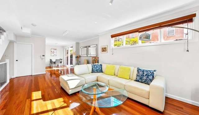 Urban Chic Chatswood 3BR Apartment