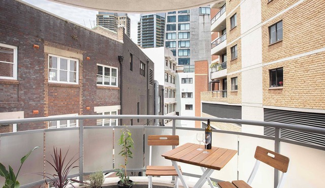Urban Oasis 2BR with Huge Deck & Secure Parking