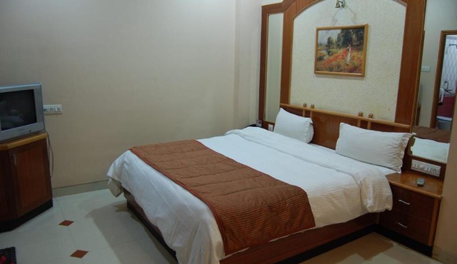 Vamoose Kalinga Palace