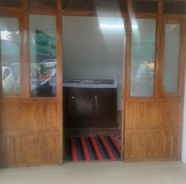 Varkala Railview tourist home