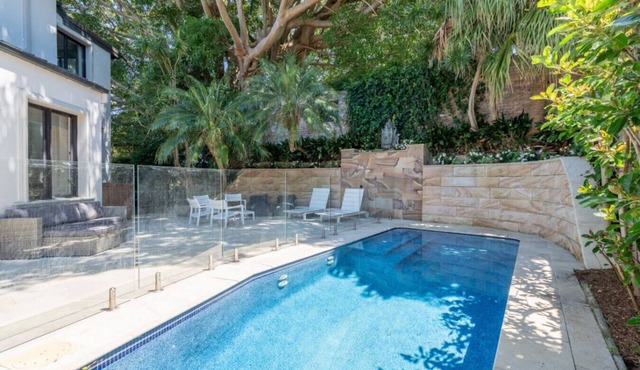 Villa Rose Bay - with Pool and Harbour Bridge Views