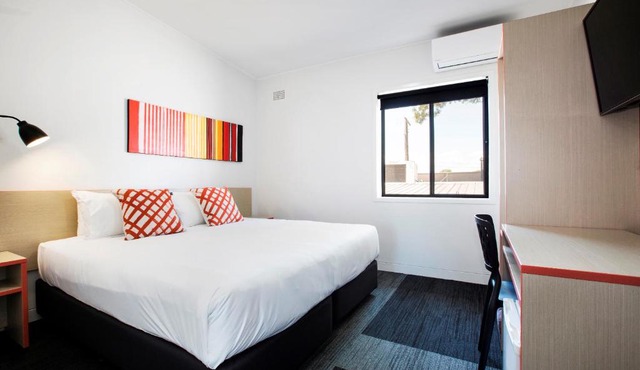 Villawood Hotel