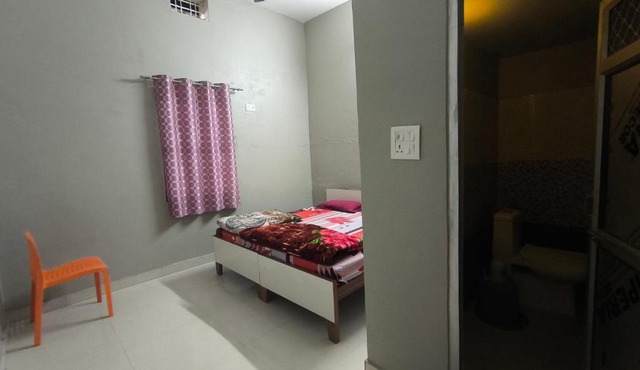 Vivek Hotel