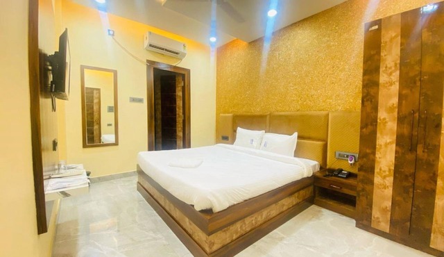 VRINDA HERITAGE HOTEL & BANQUET HALL