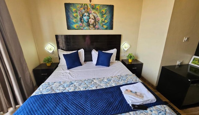 Vrindavan Spritual Stay in Vrindāvan