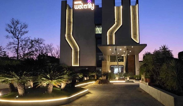 WATERLILY HOTEL