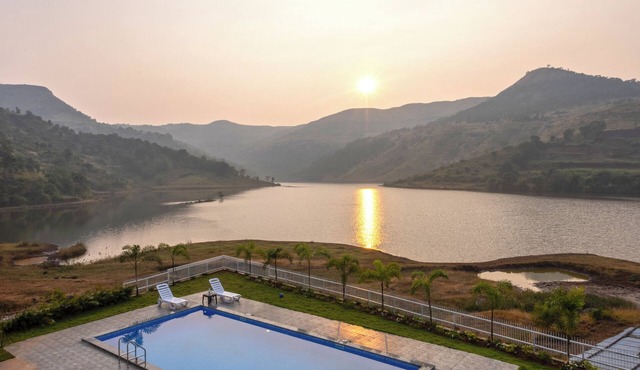 Whispering Vale, Igatpuri by Ebony Stays | Luxury 5BHK with Pool & Mountain View