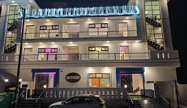 White House Hotel And Banquet