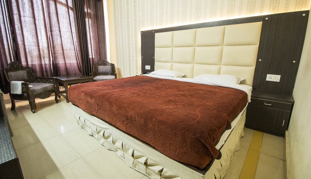 WOW STAYZ2 Hotel Jahanvi Dale