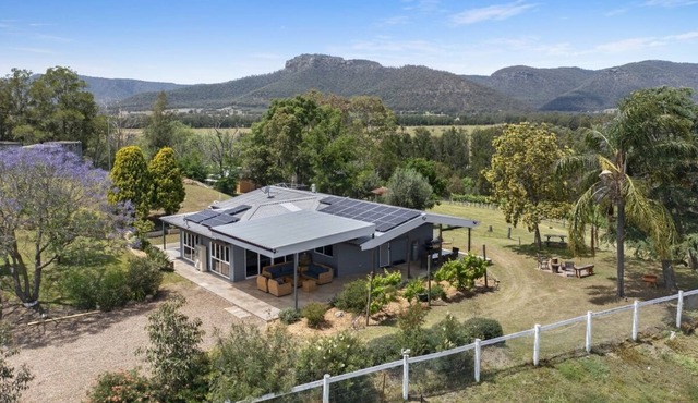 Yellow Rock Cottage - Broke
