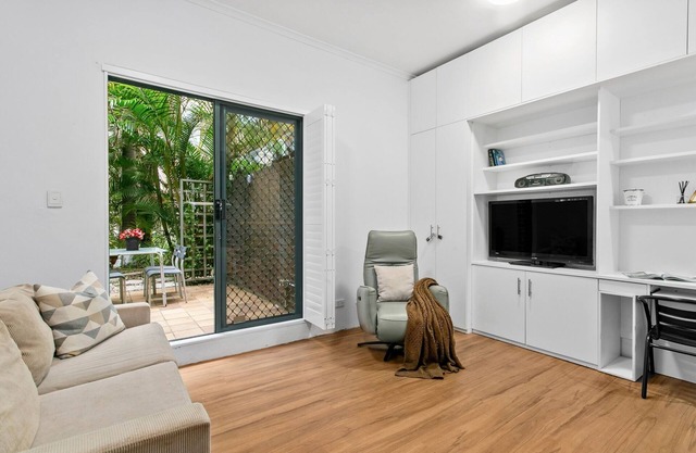 ALEX6 - peaceful 1 bedroom in heart of Crows Nest