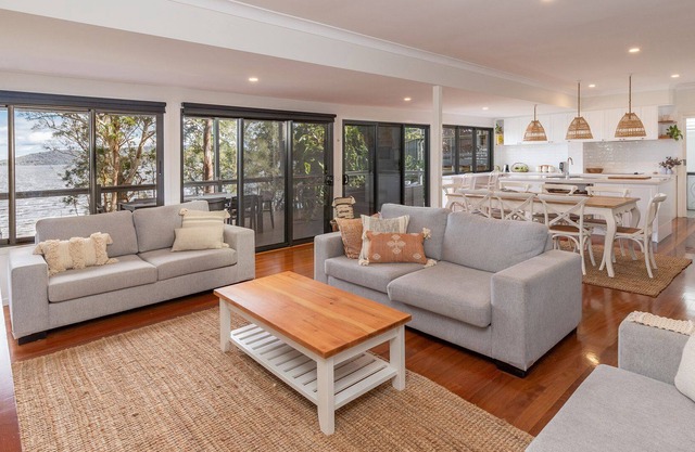 Ripples on Smiths Absolute waterfront property with stunning lake views.
