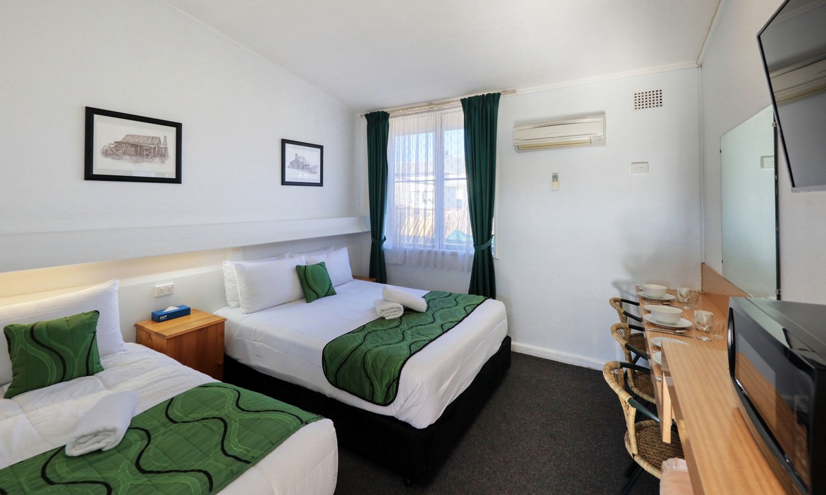 Glen Innes Hotel | CBD Gi Motel