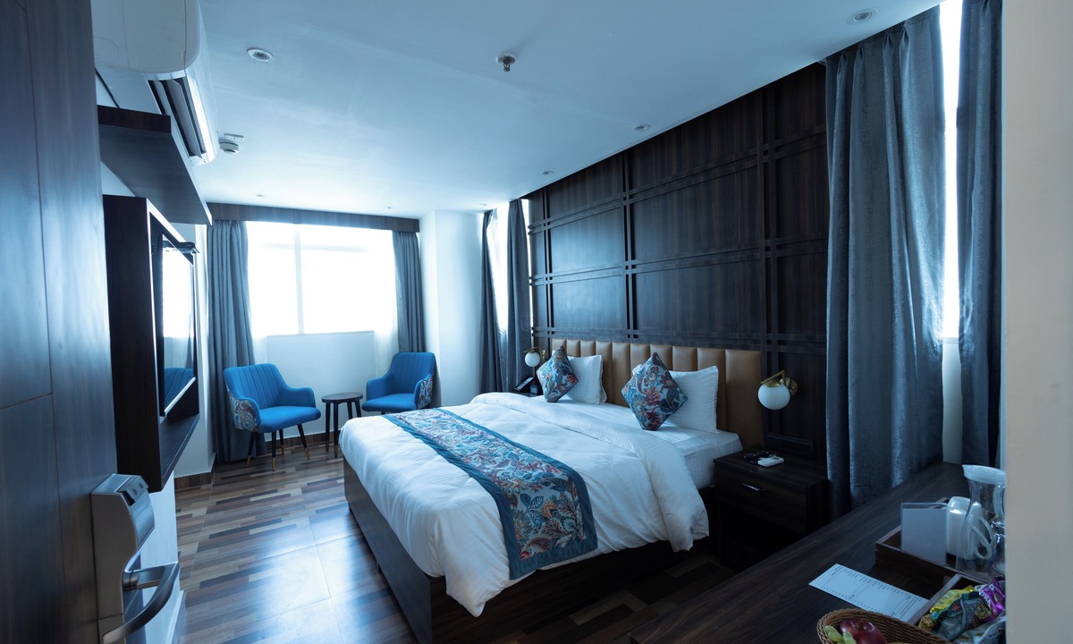Sector 62 Hotel | Hyphen Business Hotel