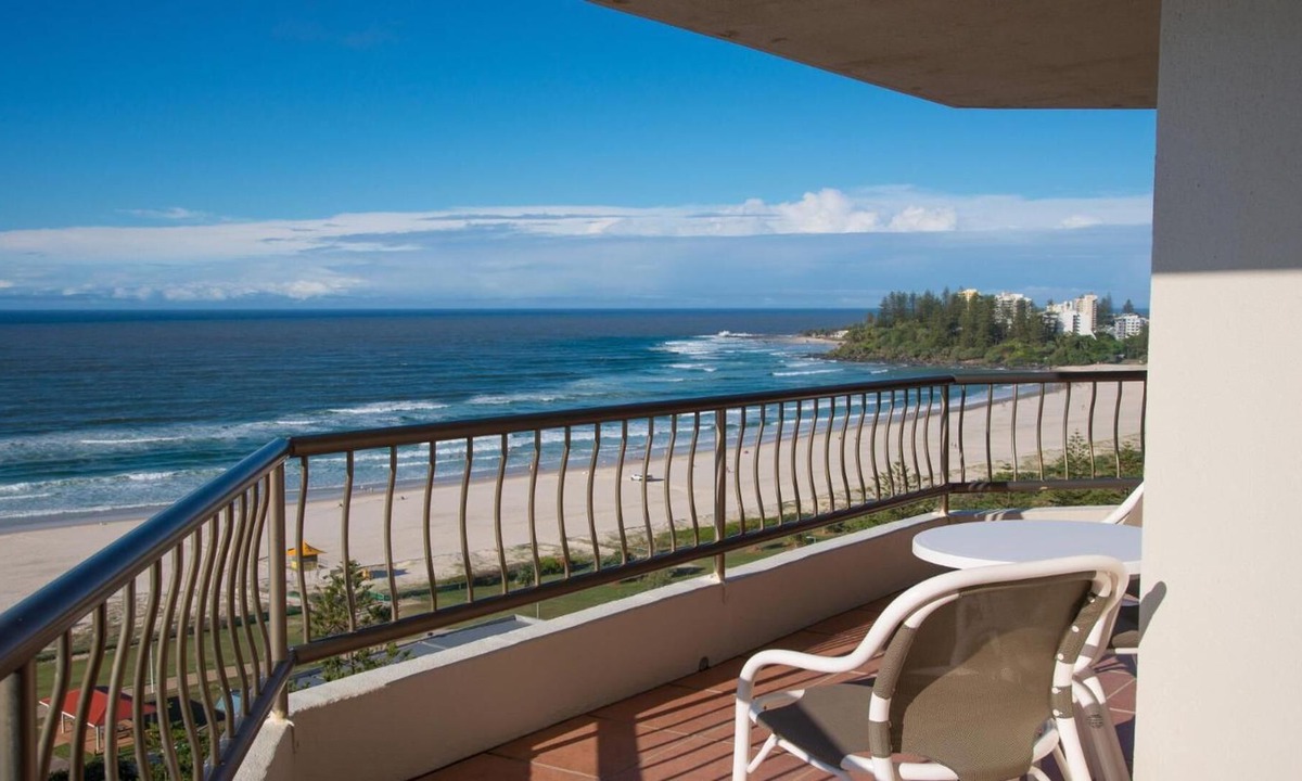 Coolangatta Hotel | Beach House Seaside Resort Coolangatta