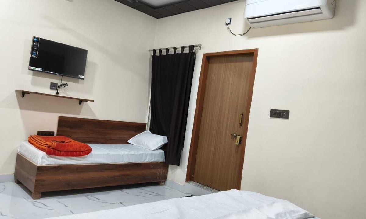 Mathura Hotel | Krishna Residency By Vrindavan Stays
