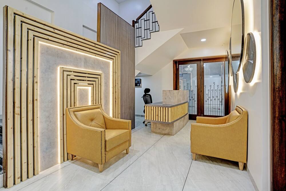 Goregaon East Hotel | OYO Flagship Hotel Global Spaces