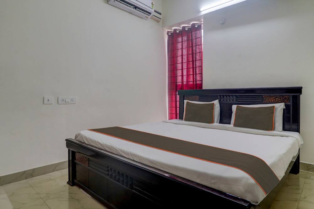 Manikonda Hotel | Super Collection O Gachibowli
