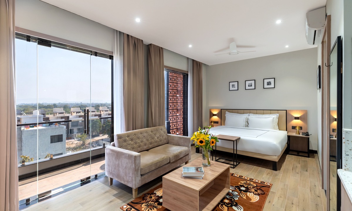 Dabok Hotel | My Downtown - Blue Chip Hotel Udaipur Near Airport