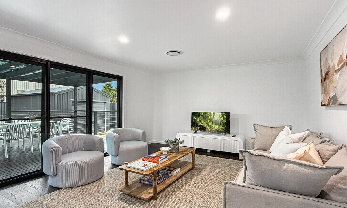 Mayfield Apartment | Spacious 3-Bedroom Home with Private Pool & BBQ