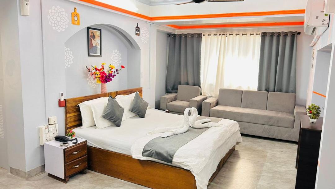 Malad West Bed & Breakfast | Kalpataru Hometel