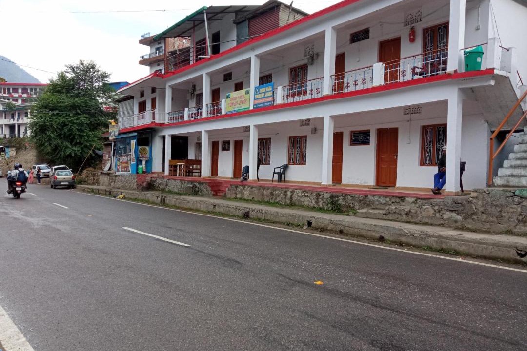 Pauri House | Sheesh Mahal Tourist lodge