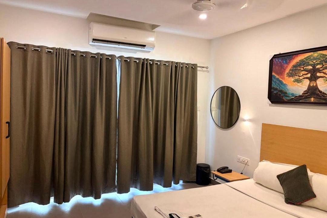 Perambur Purasavakam Hotel | Sun Stayz Inn - Anna Nagar