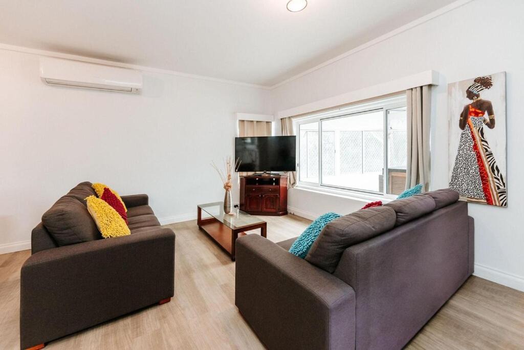 Nowra House | Iconic Escape Nowra