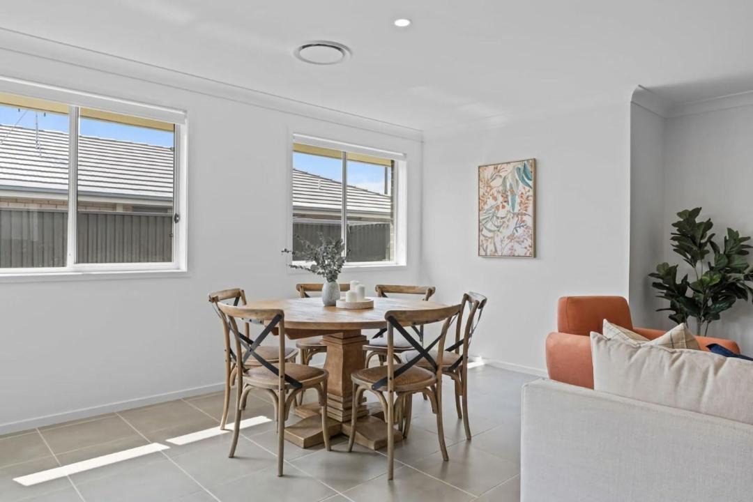 Cessnock House | Wine Down 700m walk to Cessnock CBD