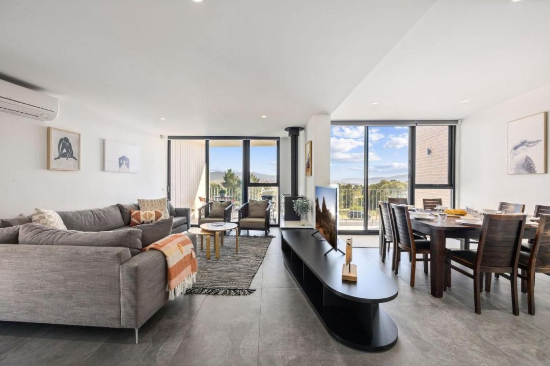 Jindabyne House | Chilam B