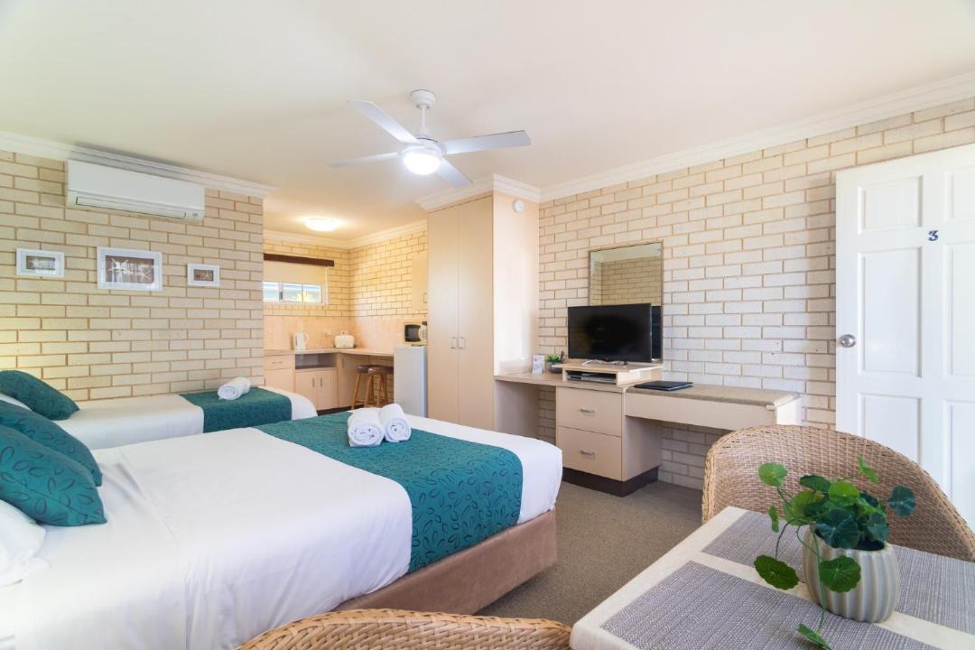 North Creek Hotel | Santa Fe Motel and Holiday Units