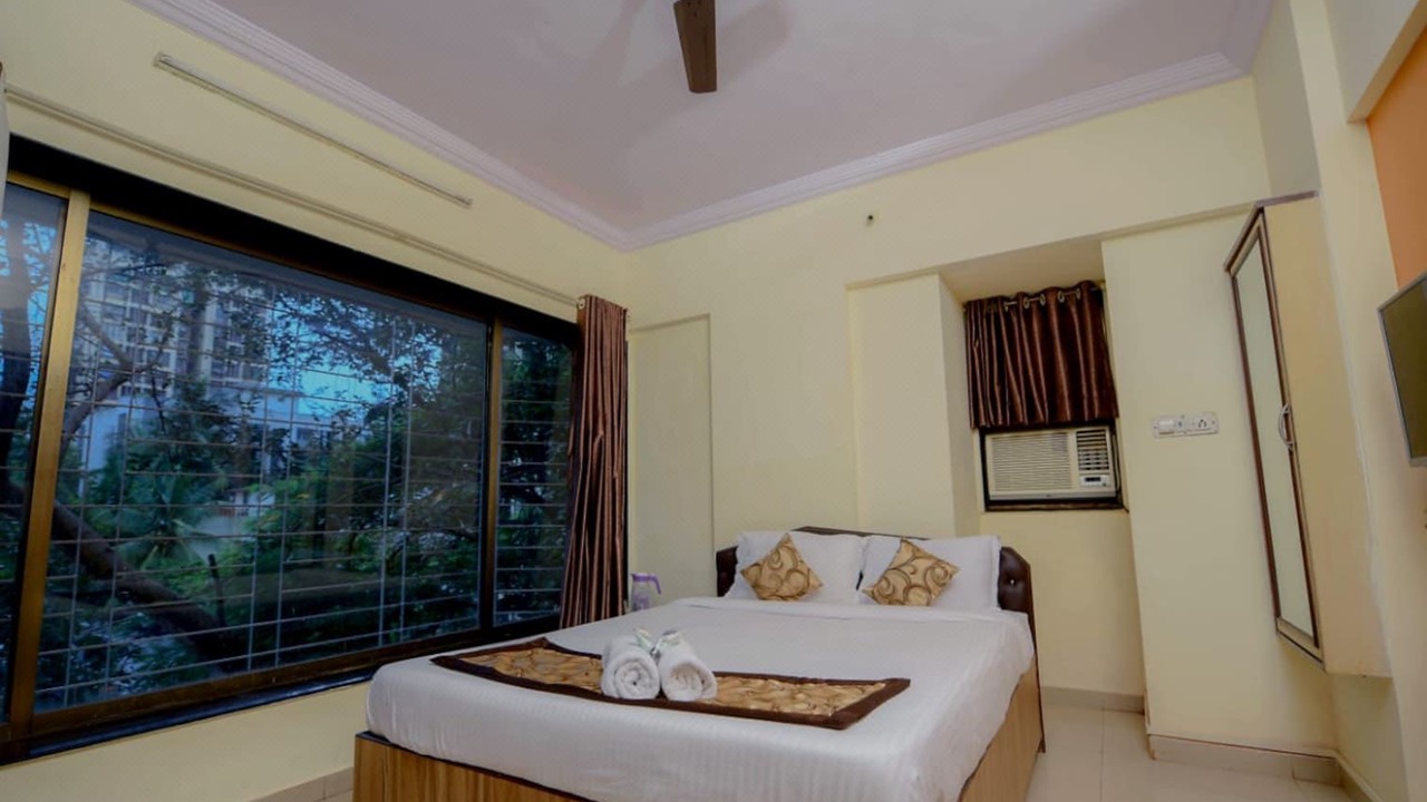 Photo of Bedroom in Lokhandwala Complex
